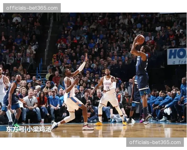 雷霆换防施压抢断能力恐怖，外线群狼战术制造对手大量失误